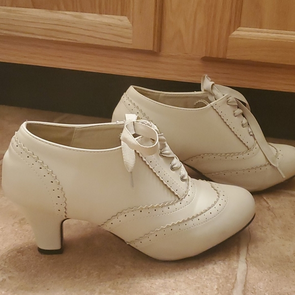 Modcloth Shoes - Modcloth Oxford Heels